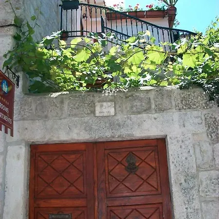 Ivica Guest house 3*