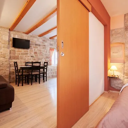 Ivica בית הארחה טרוגיר