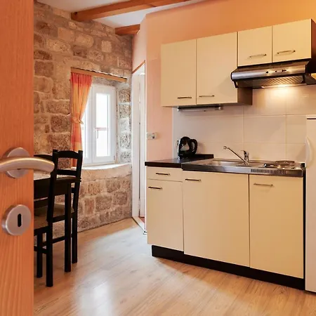 בית הארחה Ivica 3*